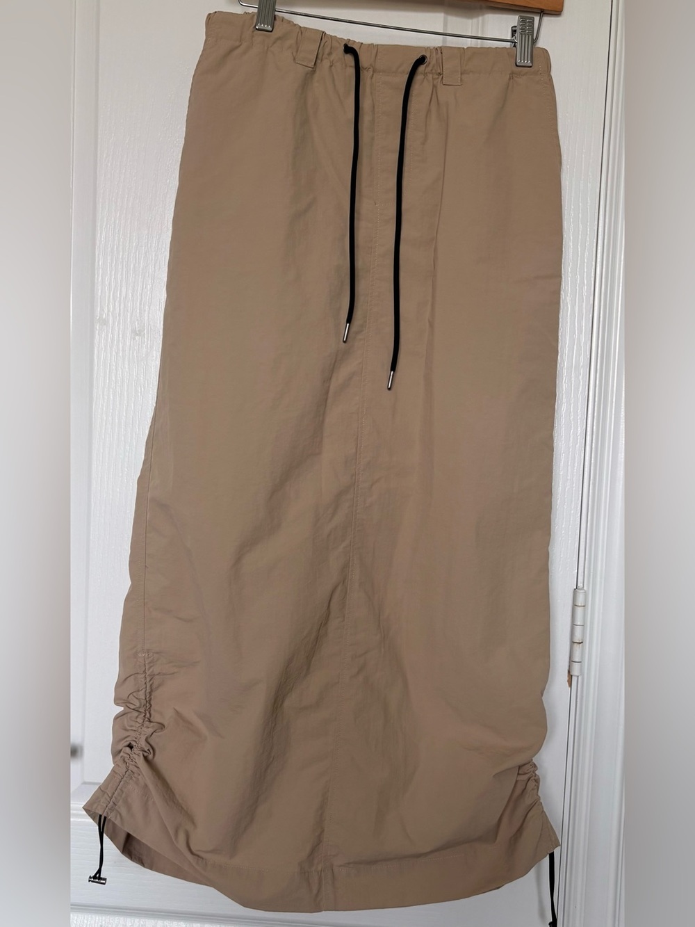 Tinseltown Beige Drawstring Midi Skirt with Black Ties